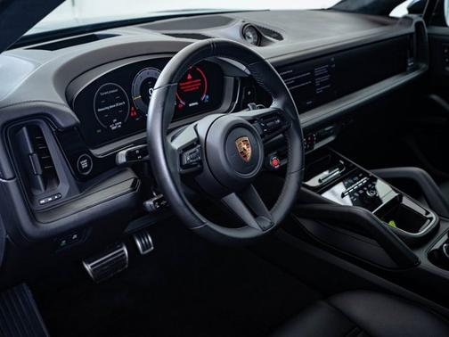 2024 Porsche Cayenne Turbo GT