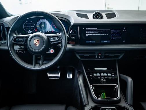 2024 Porsche Cayenne Turbo GT