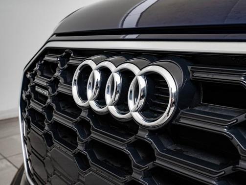 Blue Metallic 2022 Audi Q5 S line Premium