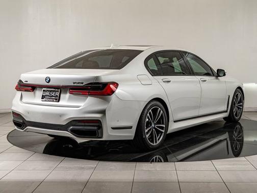 Mineral White Metallic 2022 BMW 750 750i xDrive