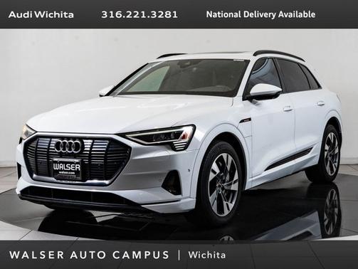 Glacier White Metallic 2021 Audi e-tron Premium