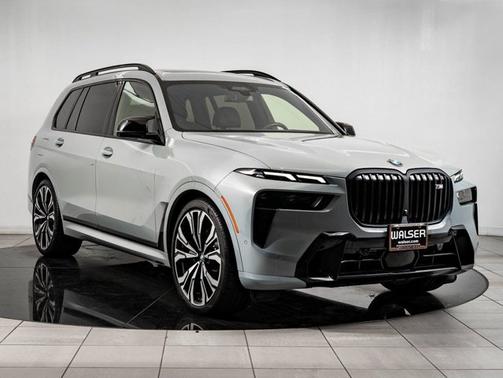2023 BMW X7 M60i