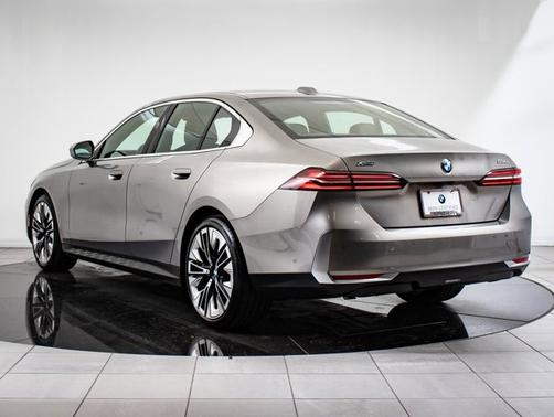 2024 BMW 530 530i xDrive