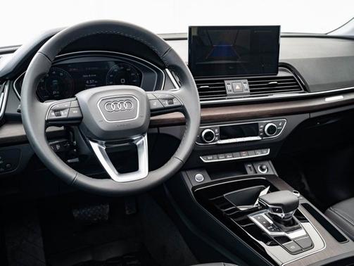 White 2025 Audi Q5 Premium