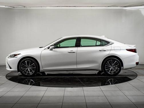 2023 Lexus ES 250 Base