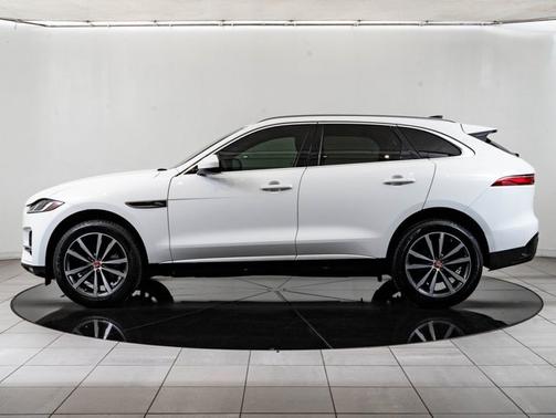 Fuji White 2023 Jaguar F-PACE S