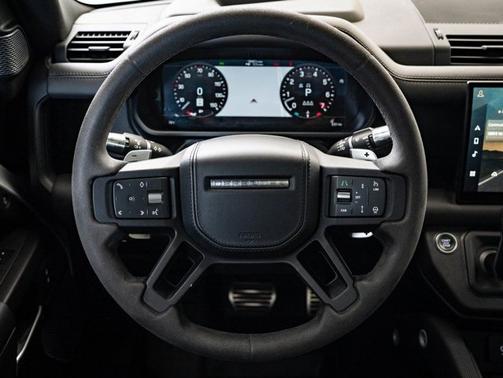 2022 Land Rover Defender V8