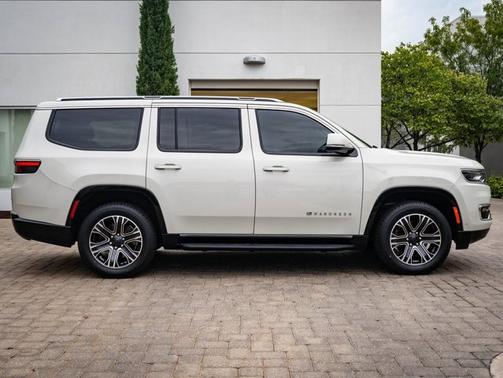 2022 Jeep Wagoneer Series III