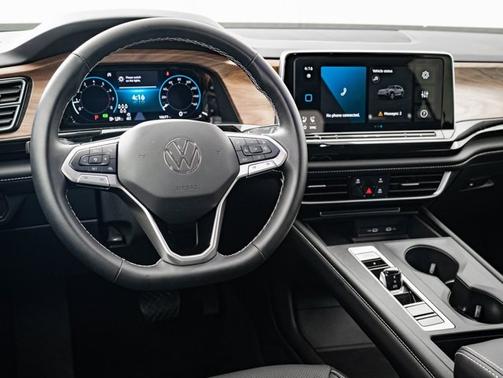 2024 Volkswagen Atlas 2.0T SE