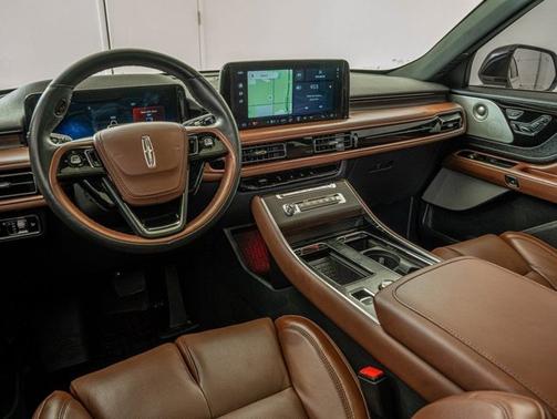 White 2025 Lincoln Aviator Reserve