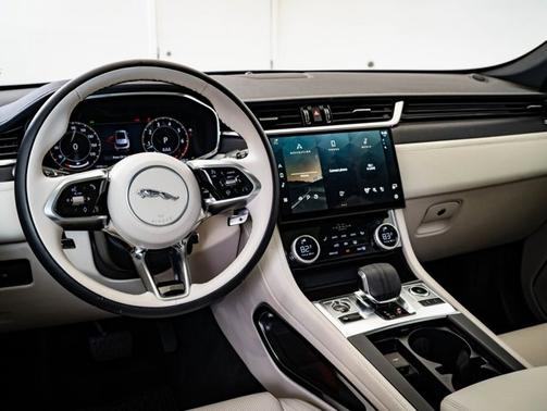 2024 Jaguar F-PACE R-Dynamic S