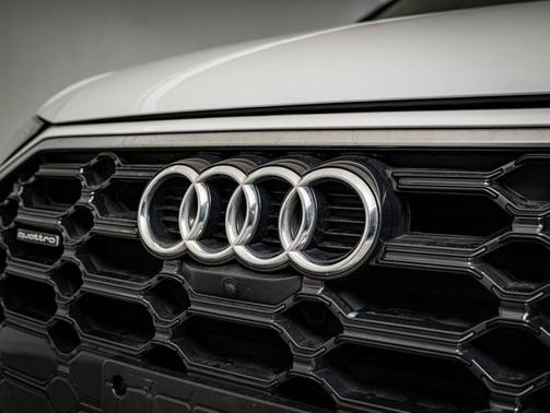 2023 Audi Q5 S line Premium Plus