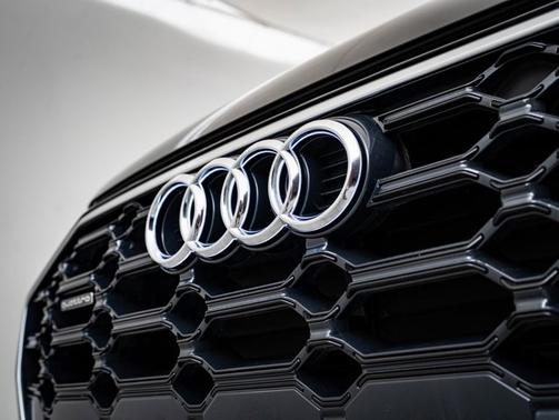 2024 Audi Q5 S line Premium