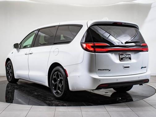 2022 Chrysler Pacifica Hybrid Hybrid Touring L