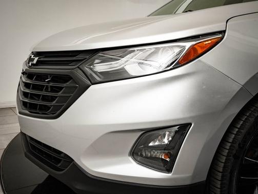 Silver Ice Metallic 2021 Chevrolet Equinox 1LT