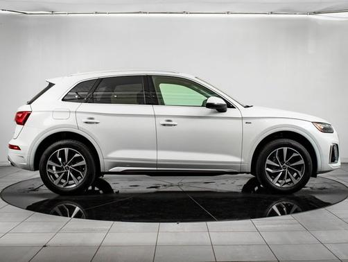2023 Audi Q5 S line Premium Plus