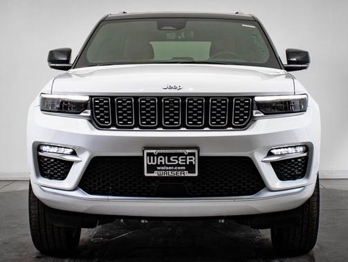 2023 Jeep Grand Cherokee Summit