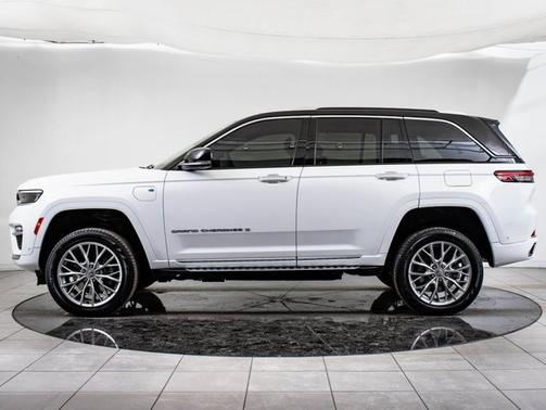 2023 Jeep Grand Cherokee Summit