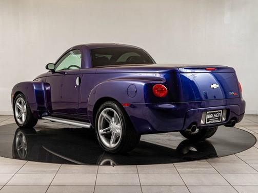 2004 Chevrolet SSR LS