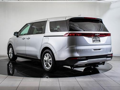 2023 Kia Carnival LX