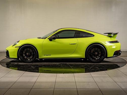 2025 Porsche 911 Carrera GTS