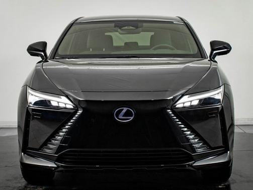 2023 Lexus RZ 450e Luxury