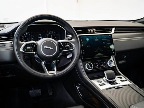 2025 Jaguar F-PACE R-Dynamic S