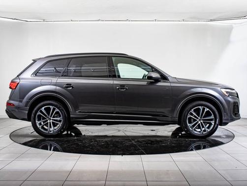 2025 Audi Q7 Premium Plus