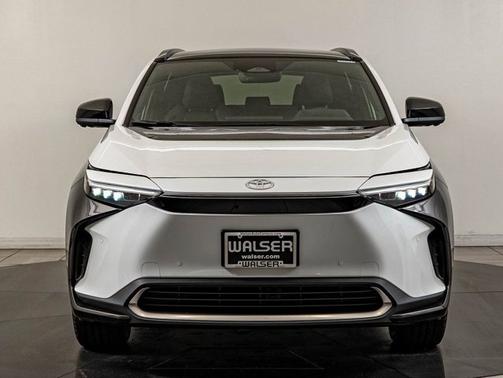 Pearl 2023 Toyota bZ4X Limited