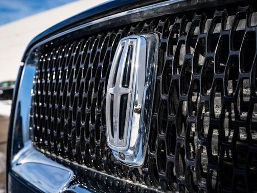 Infinite Black Metallic Clearcoat 2023 Lincoln Navigator L Reserve