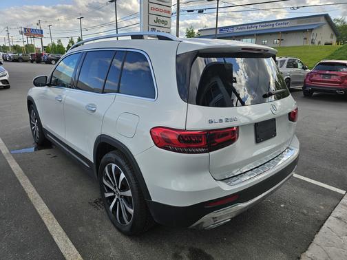 2023 Mercedes-Benz GLB 250