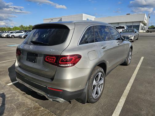 2022 Mercedes-Benz GLC 300