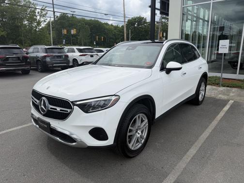 Polar White 2023 Mercedes-Benz GLC 300