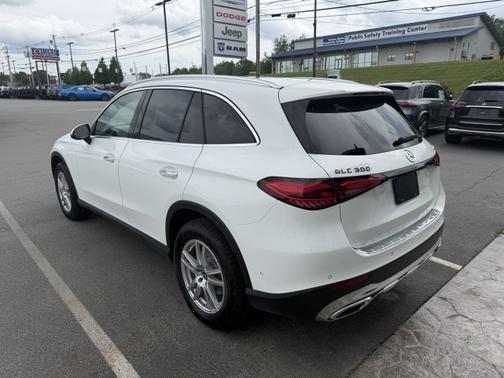 Polar White 2023 Mercedes-Benz GLC 300