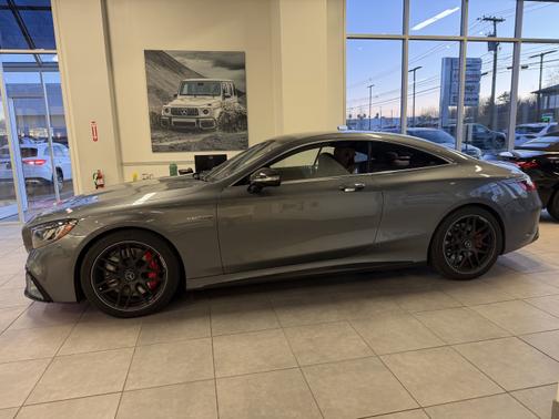 2021 Mercedes-Benz AMG S 63 