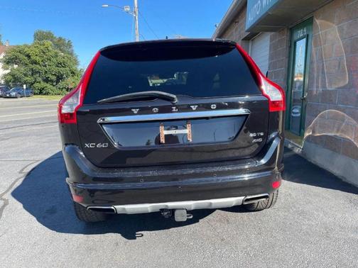 2016 Volvo XC60 T6 Platinum