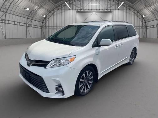 2018 Toyota Sienna XLE Premium