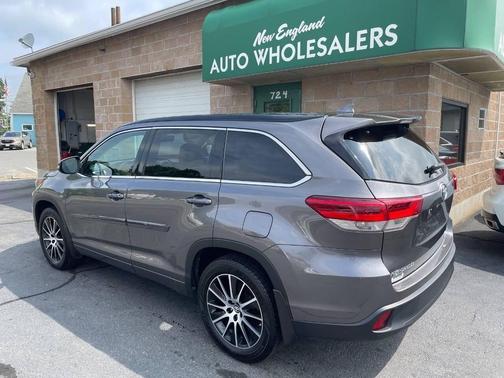 2018 Toyota Highlander SE