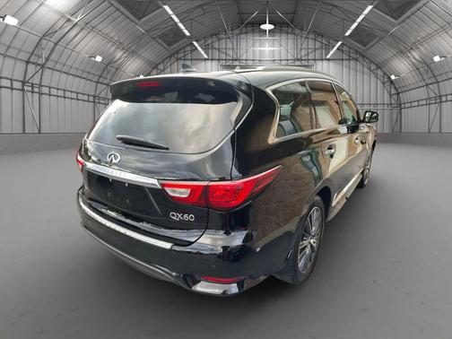 2017 INFINITI QX60 Base