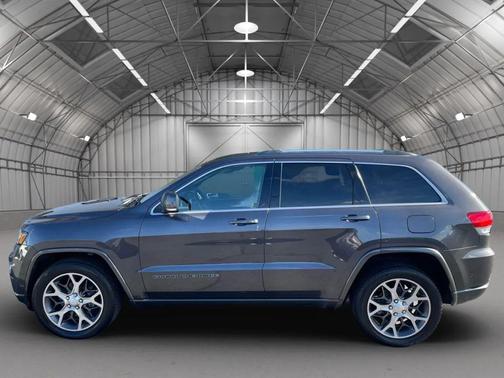 2018 Jeep Grand Cherokee Sterling Edition