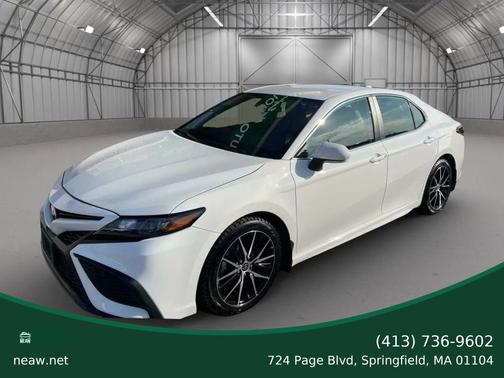 2023 Toyota Camry SE