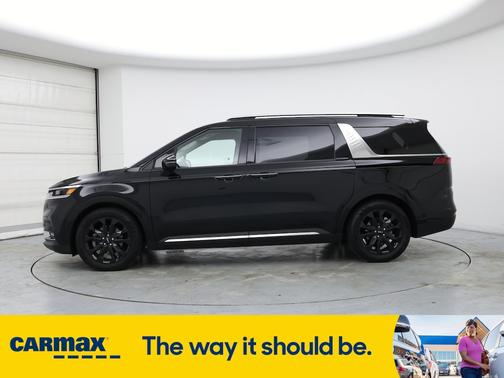 2023 Kia Carnival SX