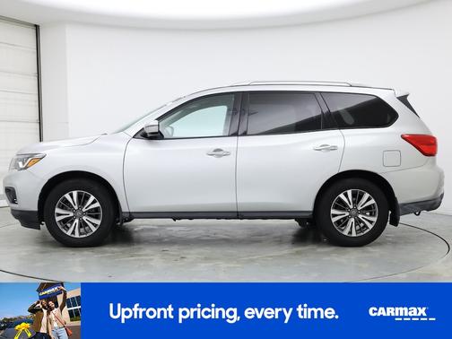 2017 Nissan Pathfinder SV