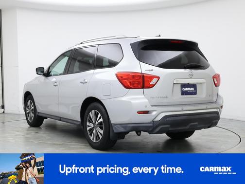 2017 Nissan Pathfinder SV