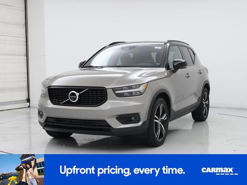 Gray 2022 Volvo XC40 T5 R-Design