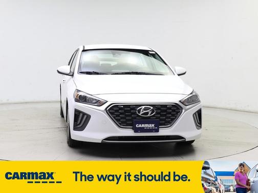 2022 Hyundai IONIQ Hybrid SE