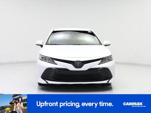 White 2018 Toyota Camry LE