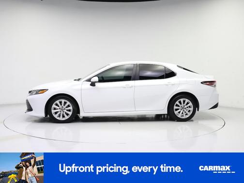 White 2018 Toyota Camry LE
