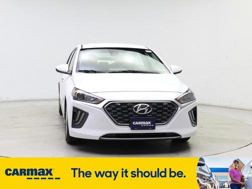 2022 Hyundai IONIQ Hybrid SE