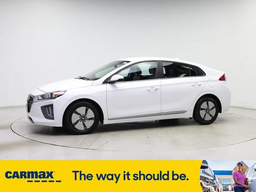 2022 Hyundai IONIQ Hybrid SE